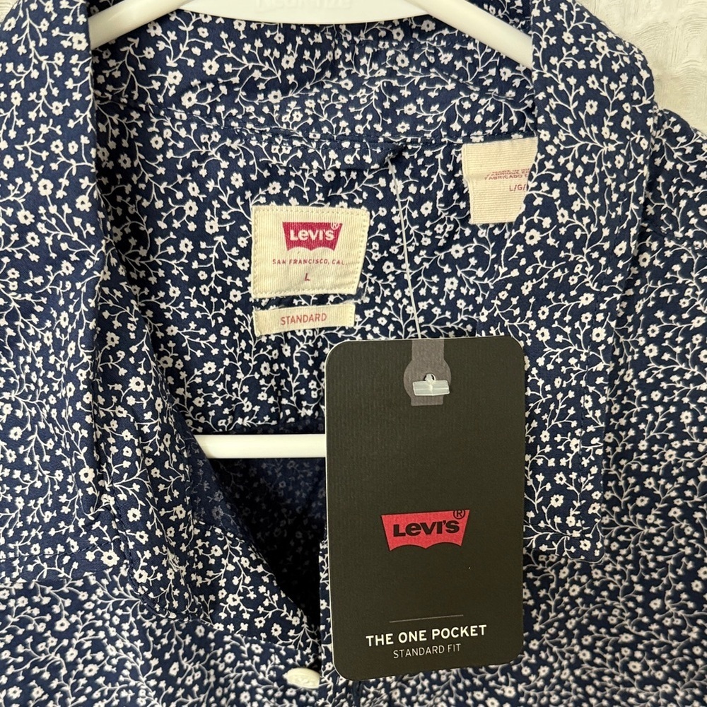 Levi's Men's Navy Blue Patterned Button Down Shirt NWT - Size L - Picture 4 of 7